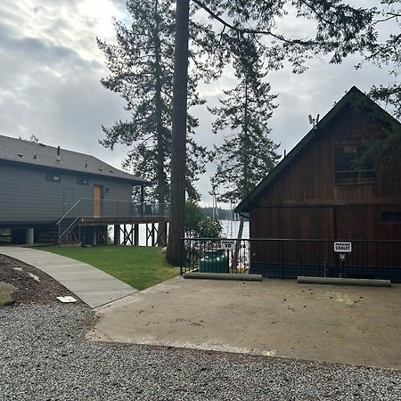 Pender Harbour Resort & Marina Гарден-Бэй Экстерьер фото