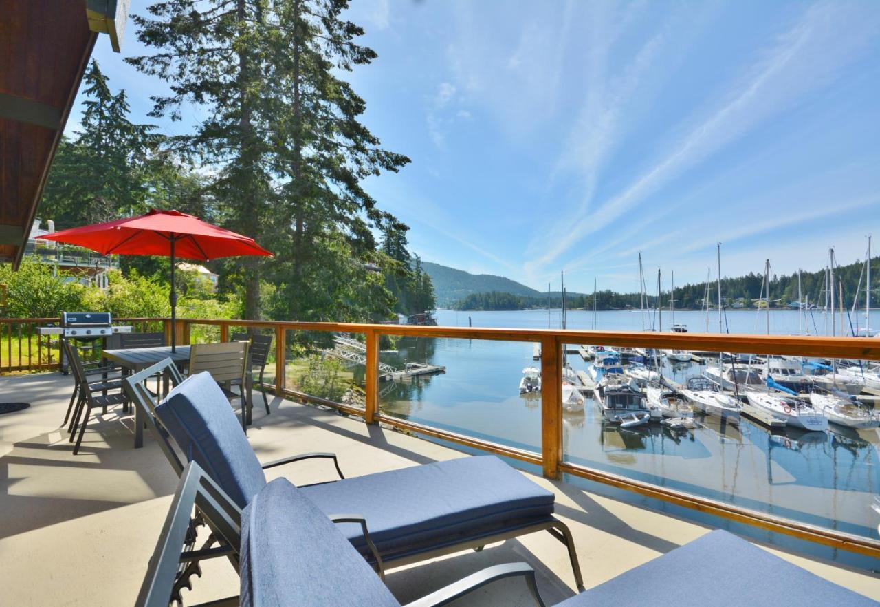 Pender Harbour Resort & Marina Гарден-Бэй Экстерьер фото