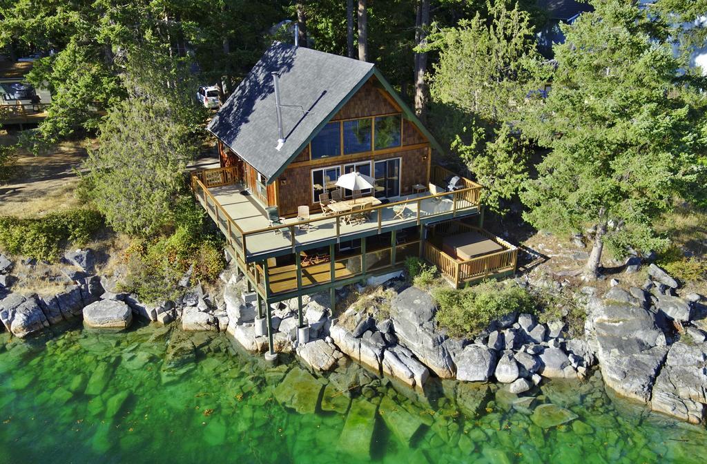 Pender Harbour Resort & Marina Гарден-Бэй Экстерьер фото