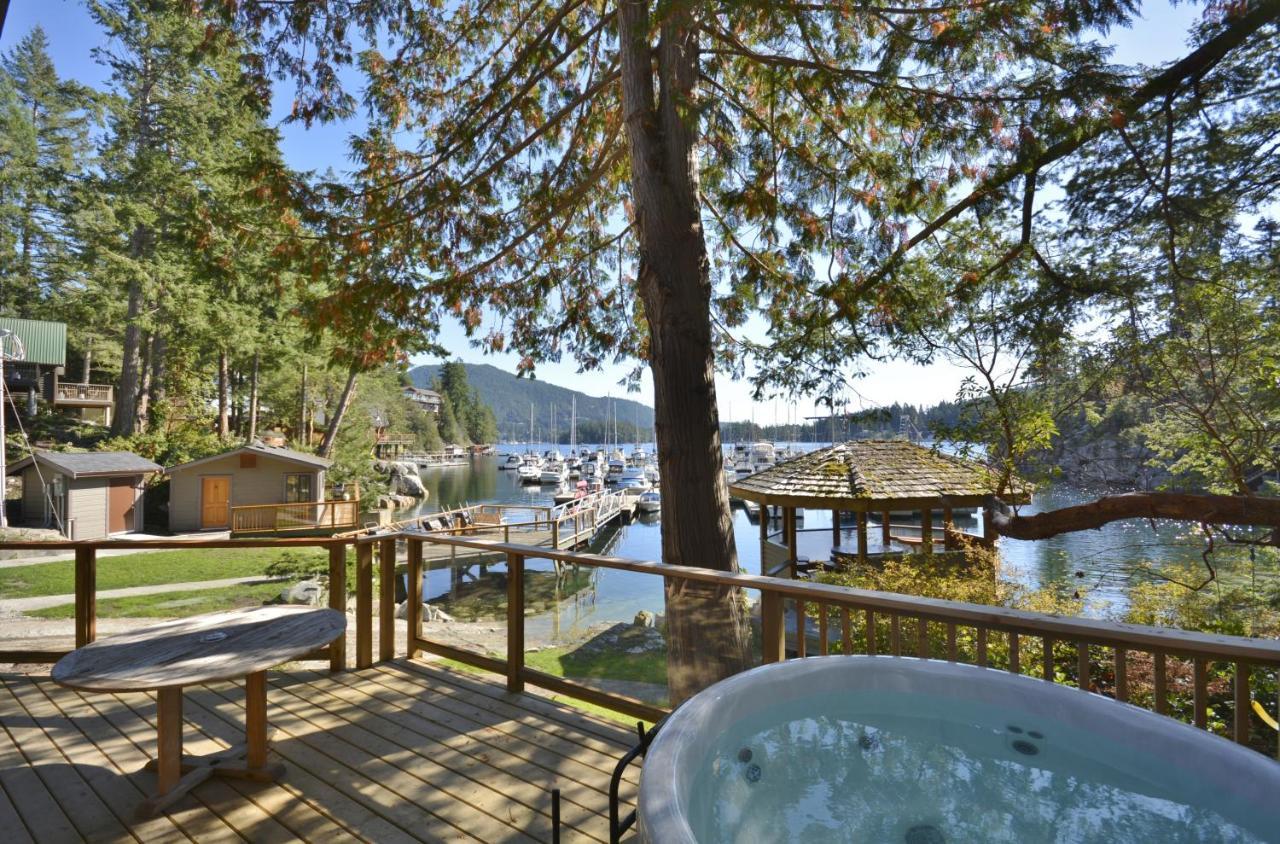 Pender Harbour Resort & Marina Гарден-Бэй Экстерьер фото